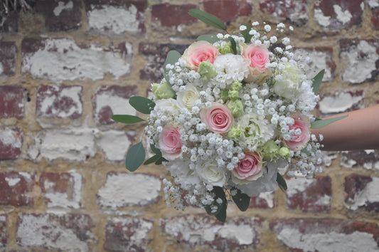 Roos-wit bruidsboeket
